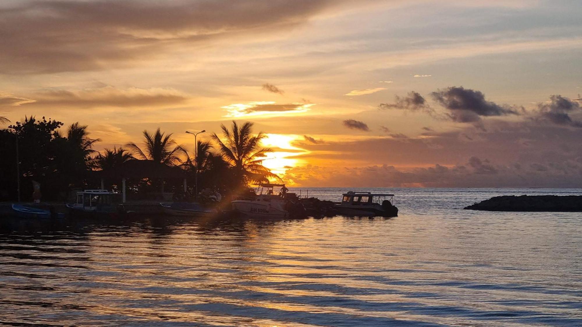 Avanti Surf & Stay Vaadhoo  Exterior photo